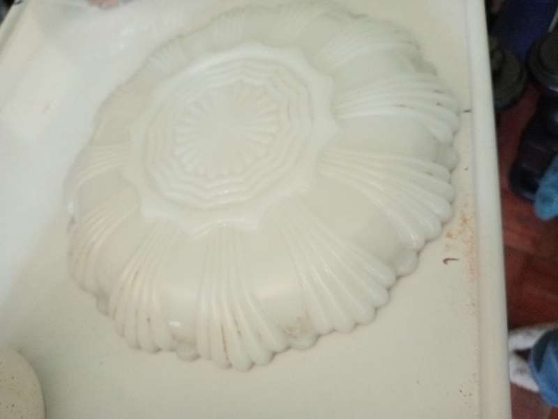 VINTAGE WHITE DIVIDED TRAY WITH GOLD RIM