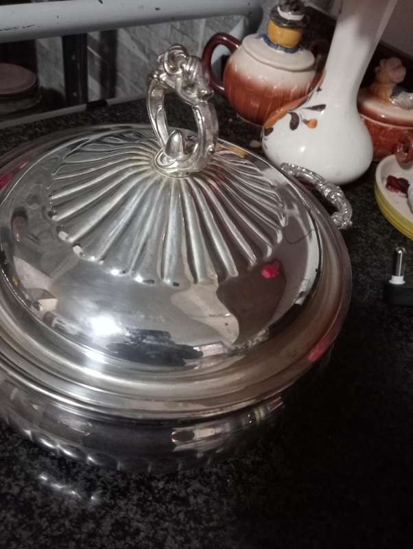 VINTAGE LEONARD SILVERPLATED COVERED LIDDED SERVING ORNATE DISH