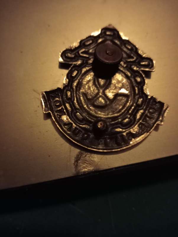 VINTAGE SOUTH AFRICAN ARMY BADGE