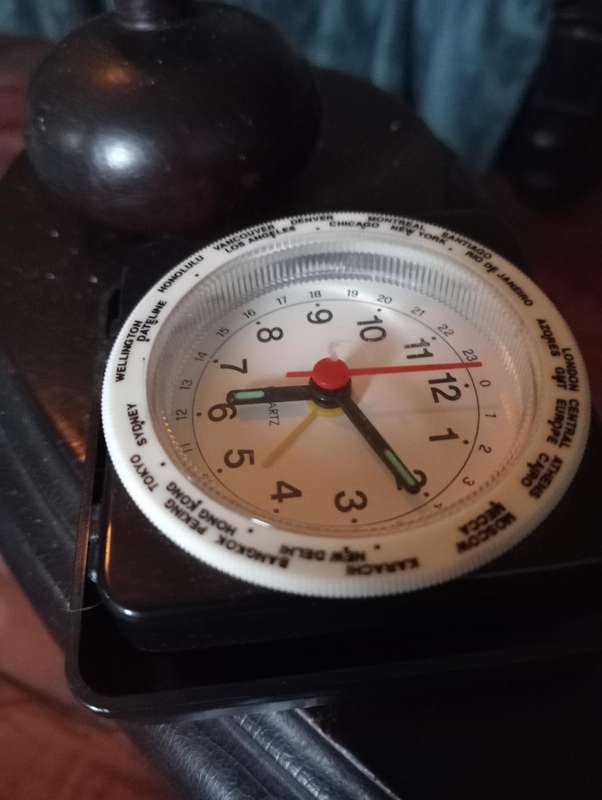 VINTAGE CLOCK WORKING CONDITION