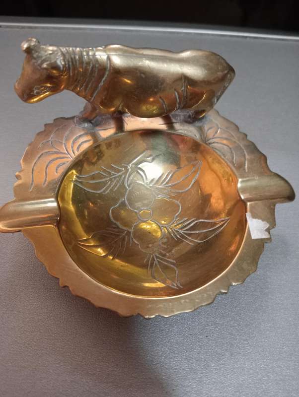 VINTAGE BRASS ASHTRAY