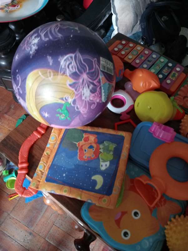 LOT VINTAGE KIDSTOYS
