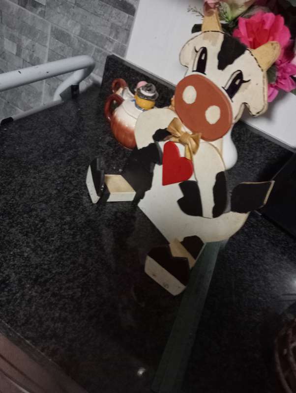 VINTAGE WOODEN ANIMAL FIGURE STAND