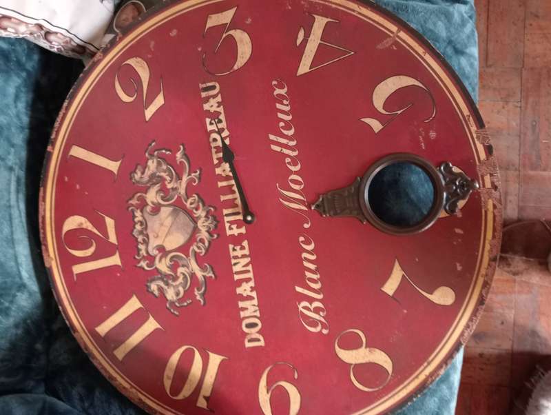VINTAGE WALL CLOCK TOO RESTORE