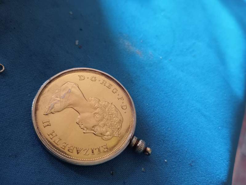 1981 PRINCE OF WALES AND DIANA ROYAL WEDDING COMMERATIVE COIN  QUEEN ELIZABETH ERA  PENDANT