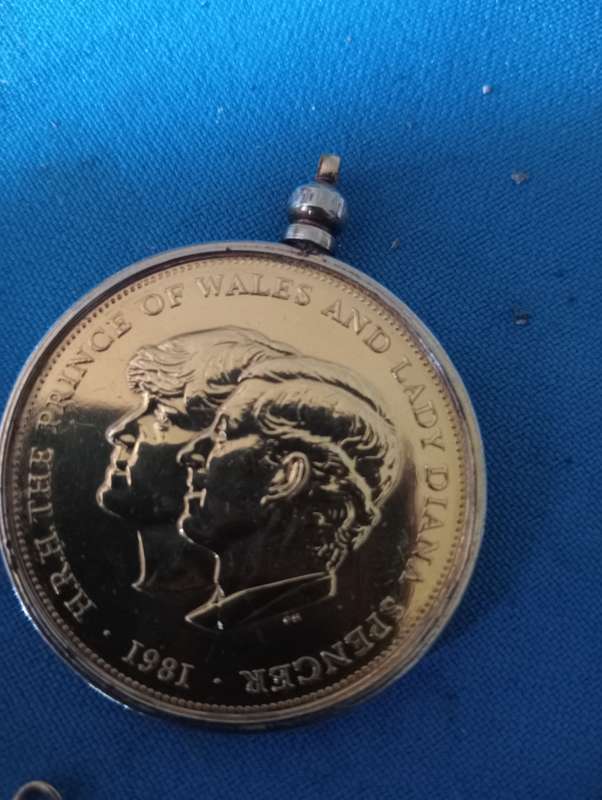 1981 PRINCE OF WALES AND DIANA ROYAL WEDDING COMMERATIVE COIN  QUEEN ELIZABETH ERA  PENDANT