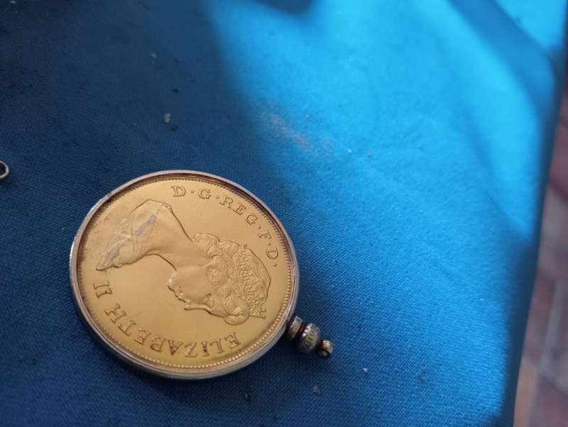 1981 PRINCE OF WALES AND DIANA ROYAL WEDDING COMMERATIVE COIN  QUEEN ELIZABETH ERA  PENDANT