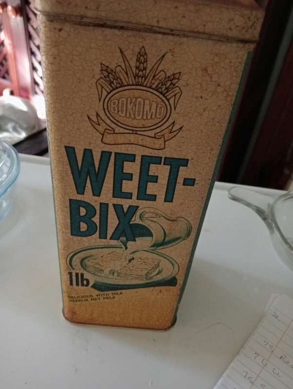 VINTAGE 1LB WEETBIX TIN