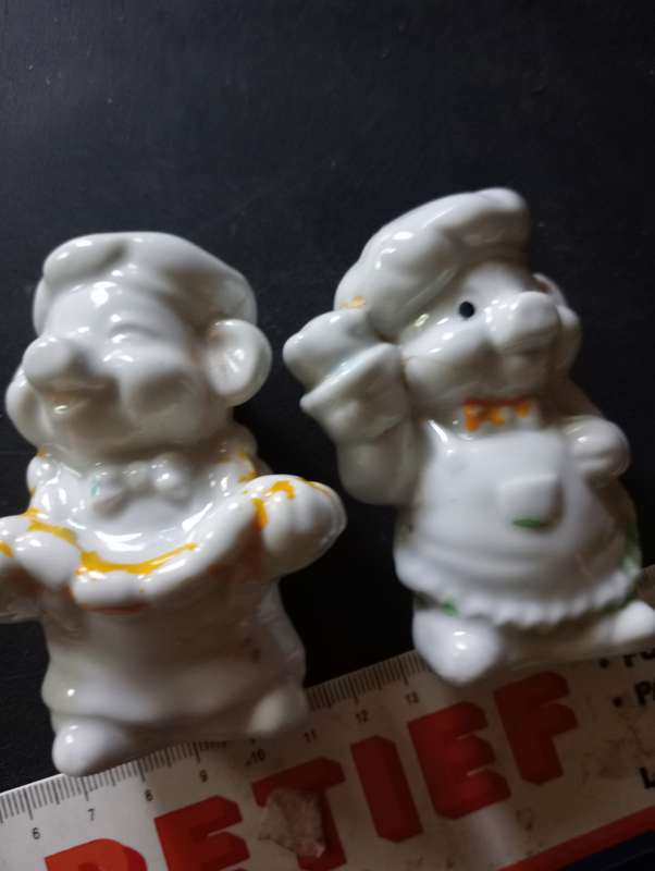 VINTAGE SALT AND PEPPER SHAKERS