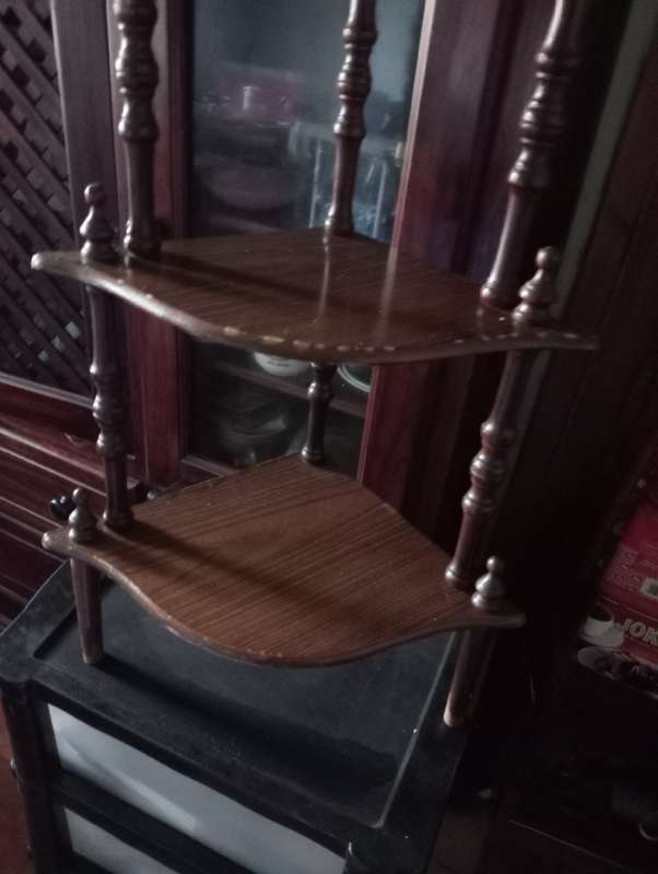 VINTAGE WOODEN CORNER STAND