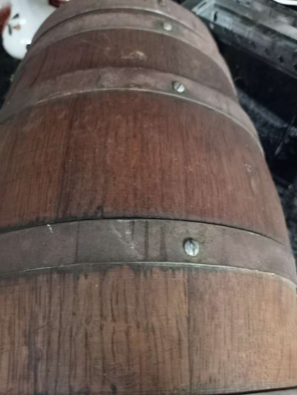 VINTAGE WOODEN WINE CASKET WITH LATCH