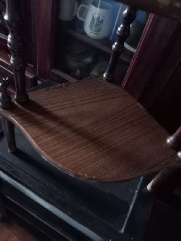 VINTAGE WOODEN CORNER STAND