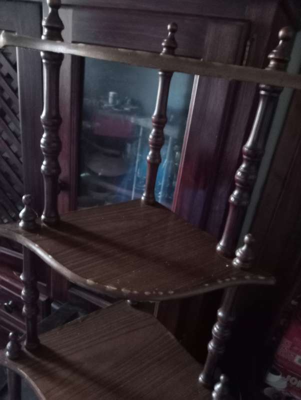 VINTAGE WOODEN CORNER STAND