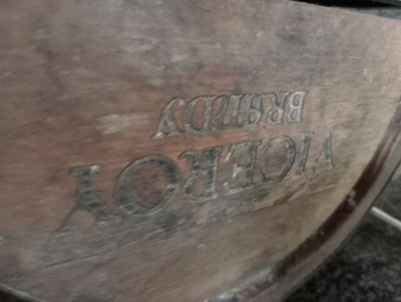 VINTAGE WOODEN WINE CASKET WITH LATCH