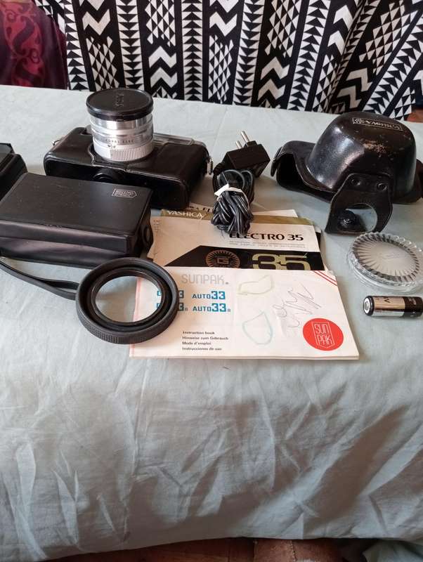 VINTAGE YASHIDA ELECTRO 35 CAMERA IN ORIGINAL CASE