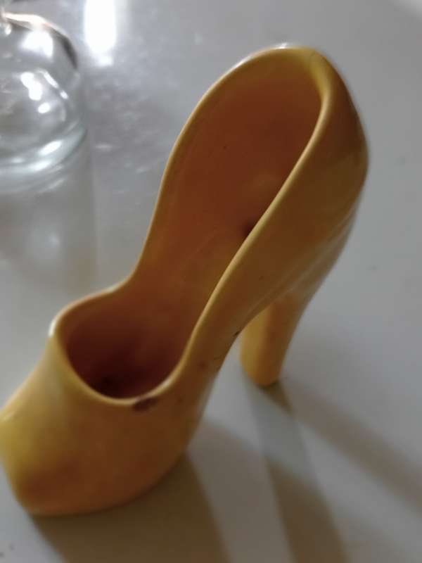 VINTAGE YELLOW ORNAMENTAL SHOE