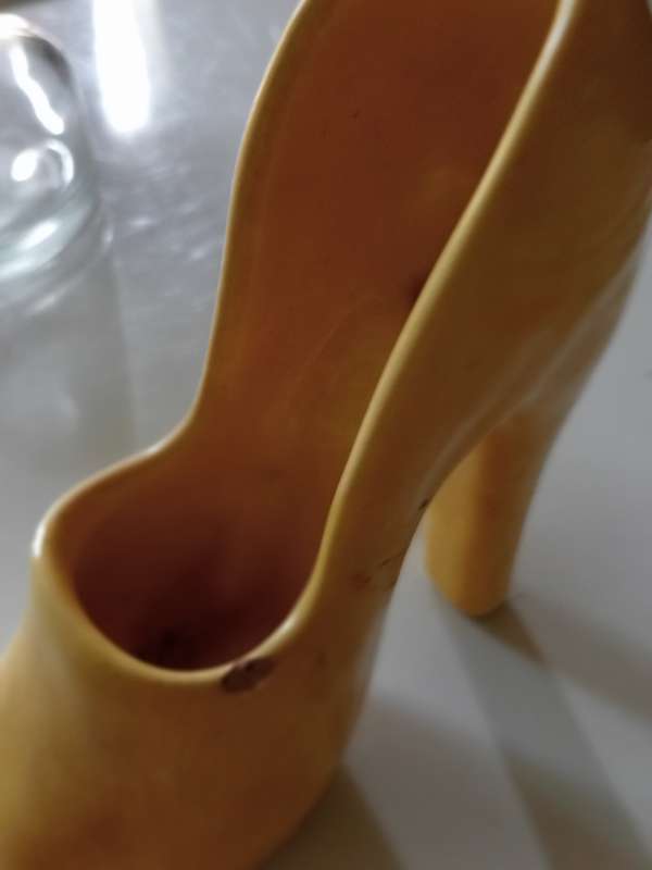 VINTAGE YELLOW ORNAMENTAL SHOE