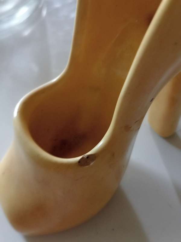 VINTAGE YELLOW ORNAMENTAL SHOE