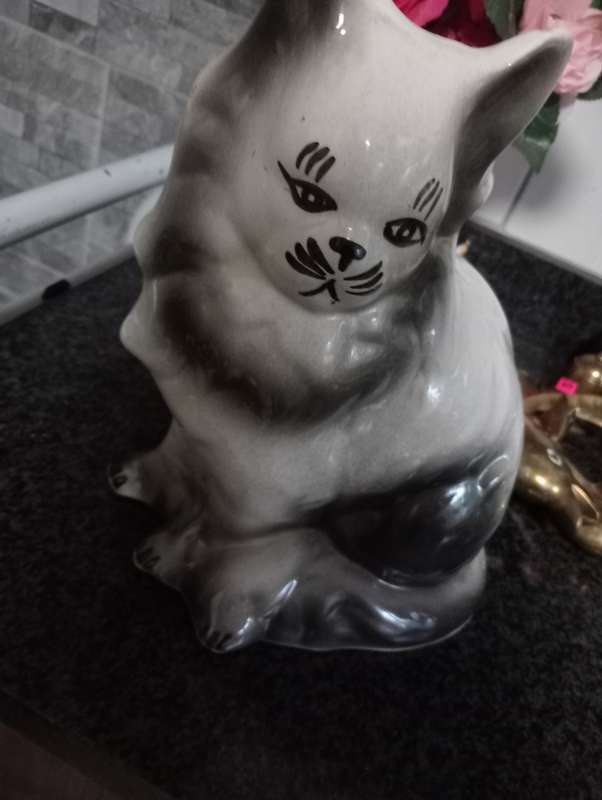 VINTAGE BIG GLAZED PORCELAIN CAT