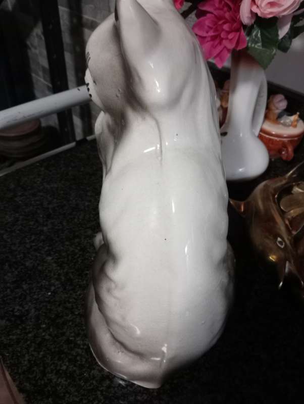 VINTAGE BIG GLAZED PORCELAIN CAT