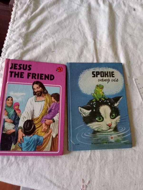 VINTAGE KIDS STORY BOOKS