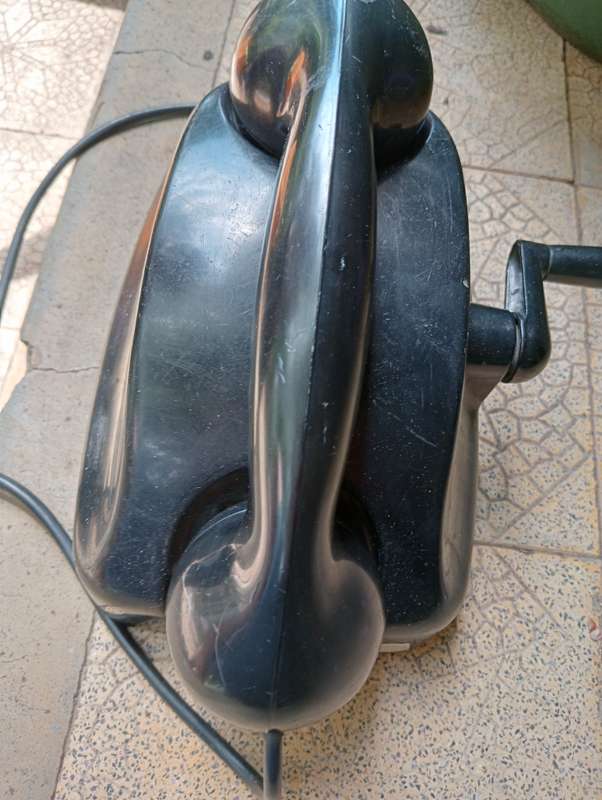 ANTIQUE COLLECTABLE BLACK SIEMENS HAND  LANDLINE  PHONE