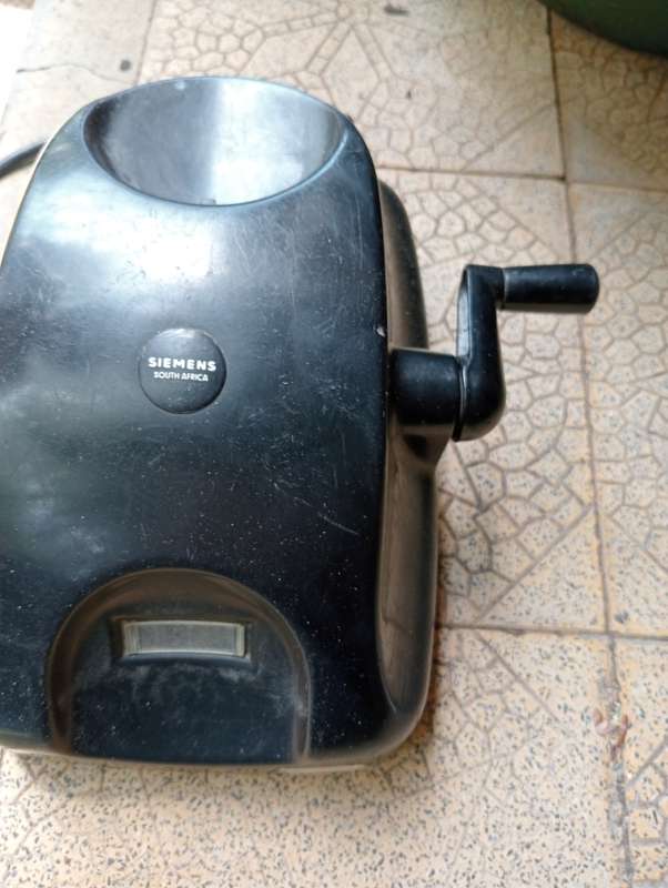 ANTIQUE COLLECTABLE BLACK SIEMENS HAND  LANDLINE  PHONE