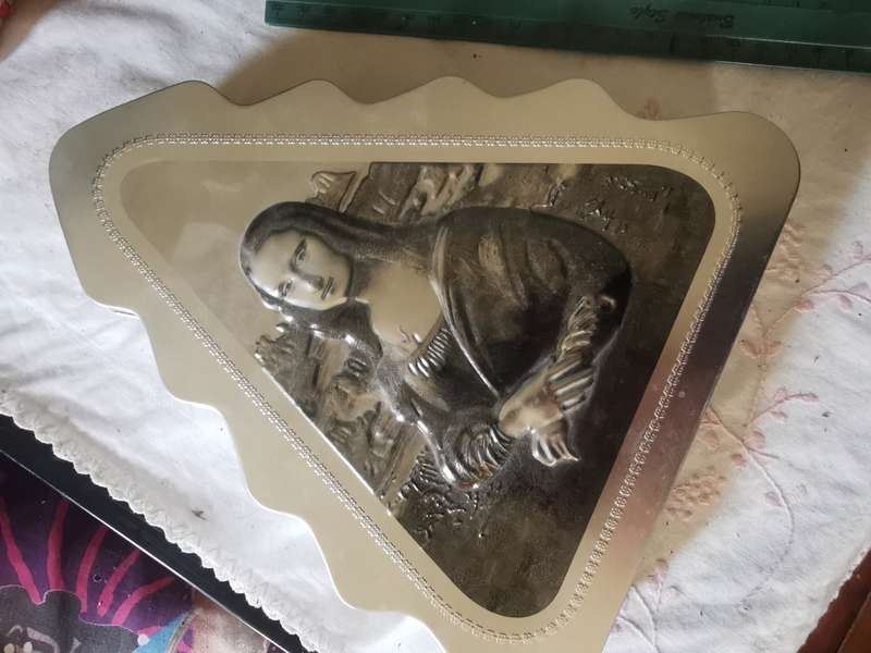 VINTAGE COLLECTABLE TIN