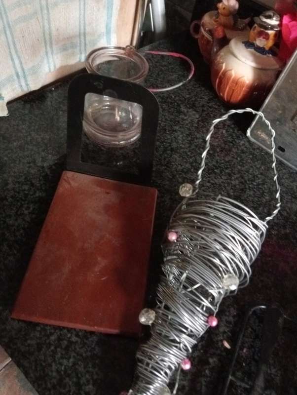 VINTAGE DECORATIVE ITEMS