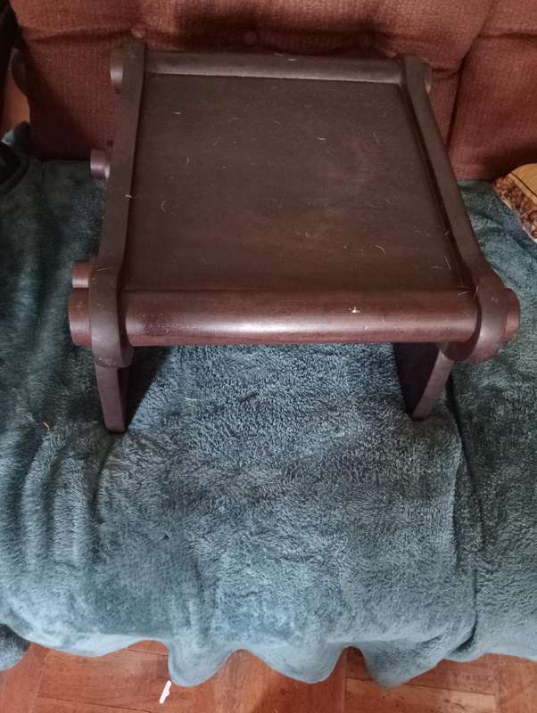 VINTAGE SOLID WOOD FOOTSTOOL OTTOMAN