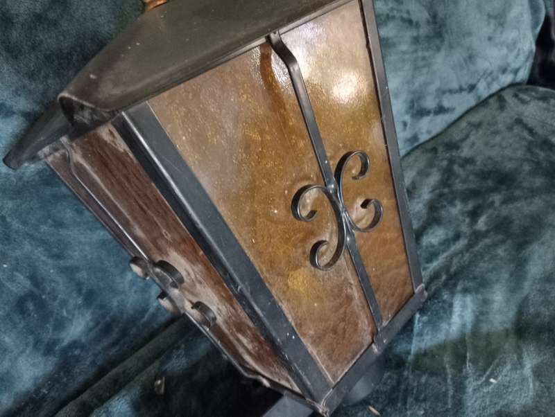 VINTAGE WALL MOUNTED GARDEN LIGHT WITH AMBER GLASS
