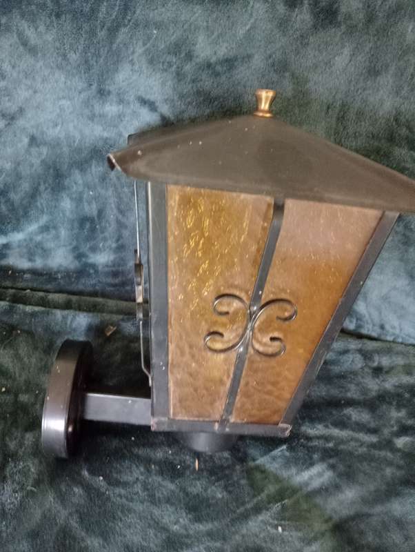 VINTAGE WALL MOUNTED GARDEN LIGHT WITH AMBER GLASS