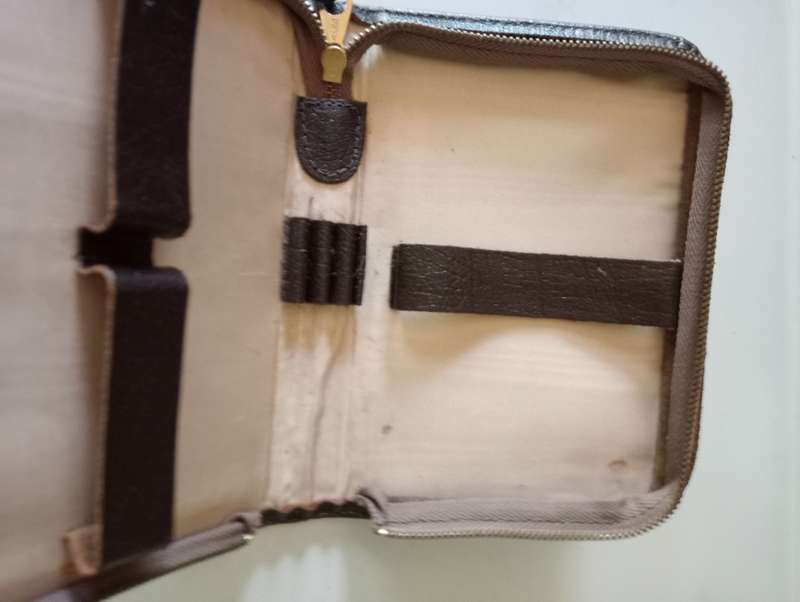 VINTAGE LEATHER HOLDER