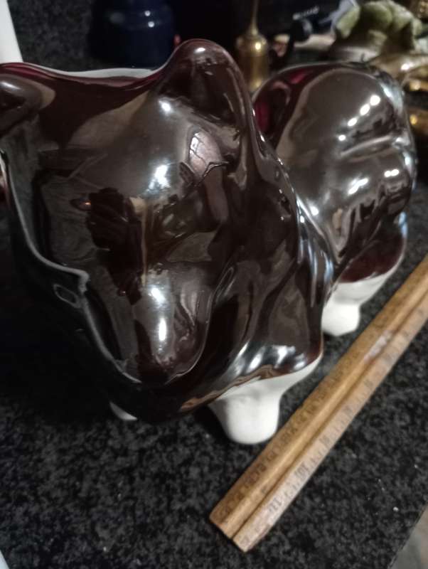 VINTAGE GLAZED PORCELAIN DOG