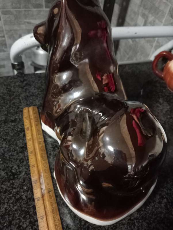 VINTAGE GLAZED PORCELAIN DOG