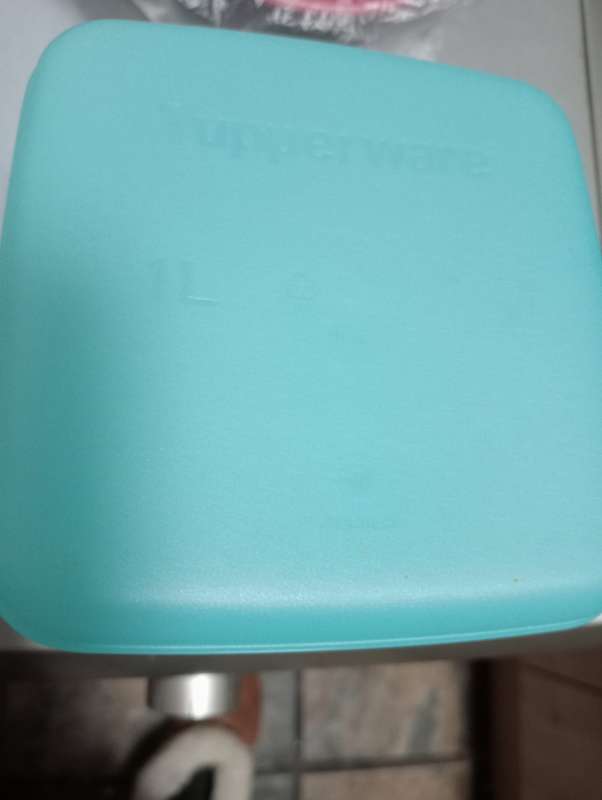 NEW GREEN  1 LITRE TUPPERWARE HOLDER