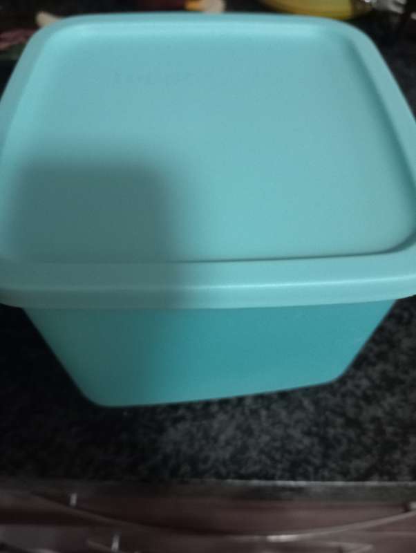 NEW GREEN  1 LITRE TUPPERWARE HOLDER