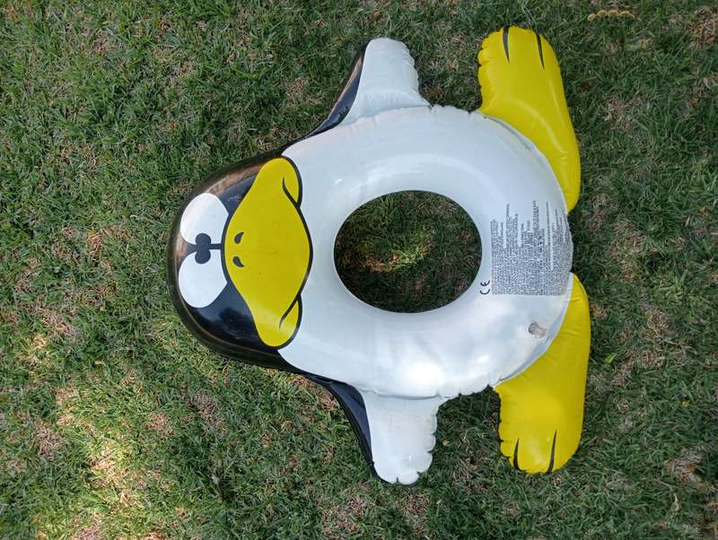 LOT NEW KIDS SWIMMINGPOOL INFLATABLE EXCESSORIES