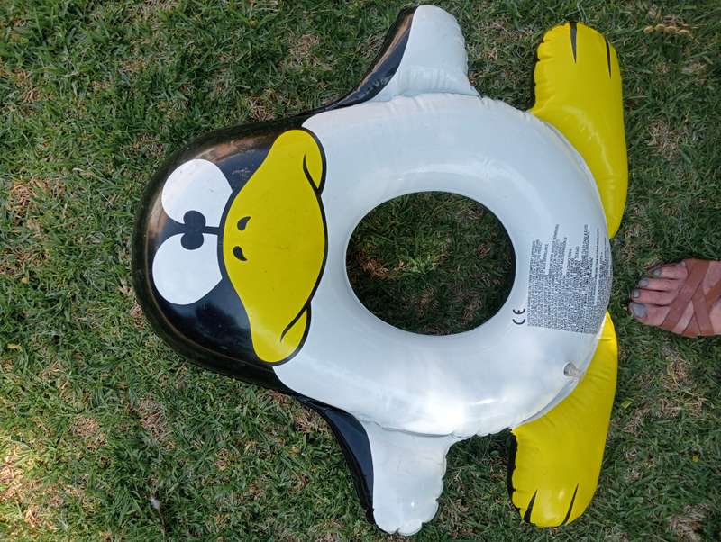 LOT NEW KIDS SWIMMINGPOOL INFLATABLE EXCESSORIES