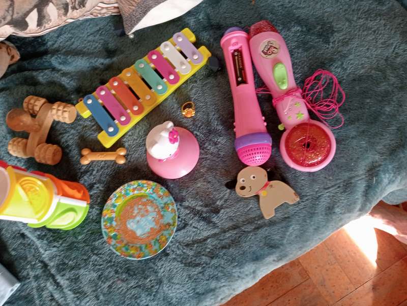LOT VINTAGE TOYS