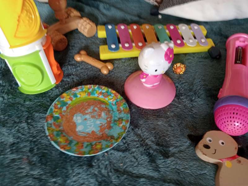 LOT VINTAGE TOYS