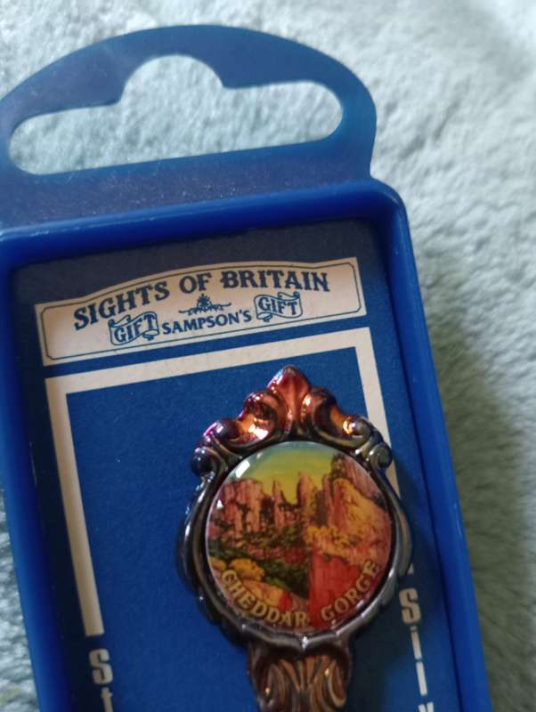 VINTAGE COLLECTABLE SIGHTS OF BRITAIN SILVERPLATED SPOON