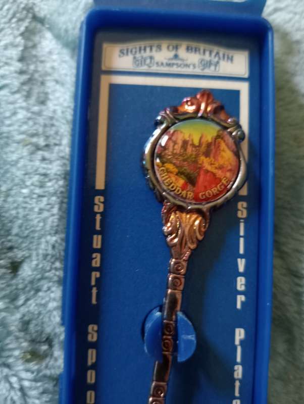 VINTAGE COLLECTABLE SIGHTS OF BRITAIN SILVERPLATED SPOON