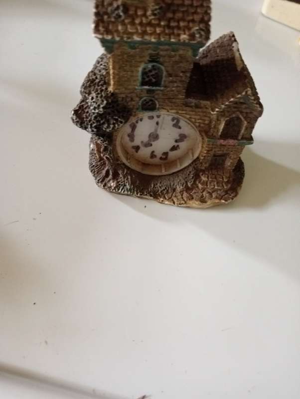 VINTAGE SMALL CERAMIC CHURCH