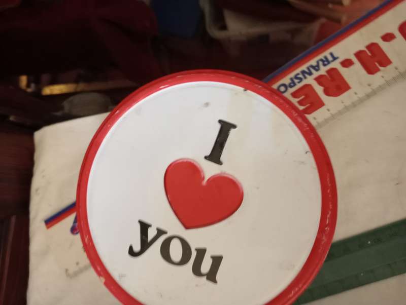 VINTAGE SMALL LOVE TIN