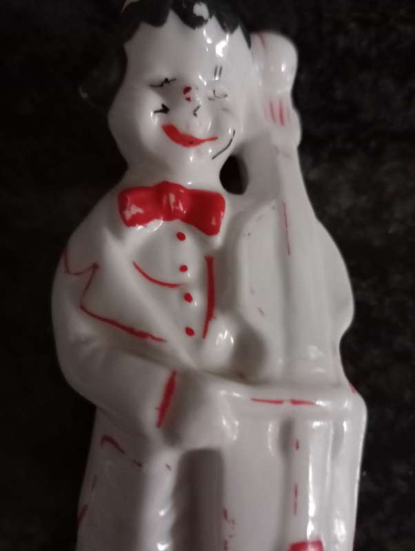 VINTAGE SMALL PORCELAIN BOY WITH GUITAR