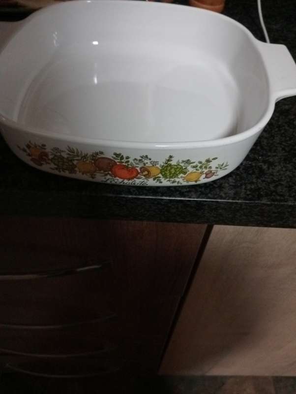 CORNINGWARE SPICE OF LIFE CASEROLE DISH WTH LID