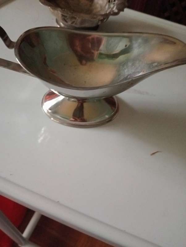 VINTAGE STAINLESS STEEL GRAVY DISH
