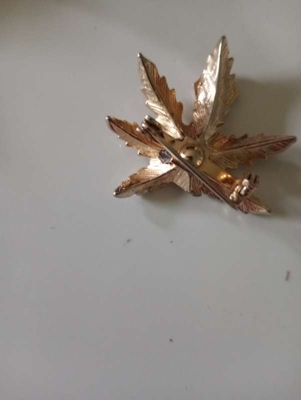 VINTAGE BROOCH 4