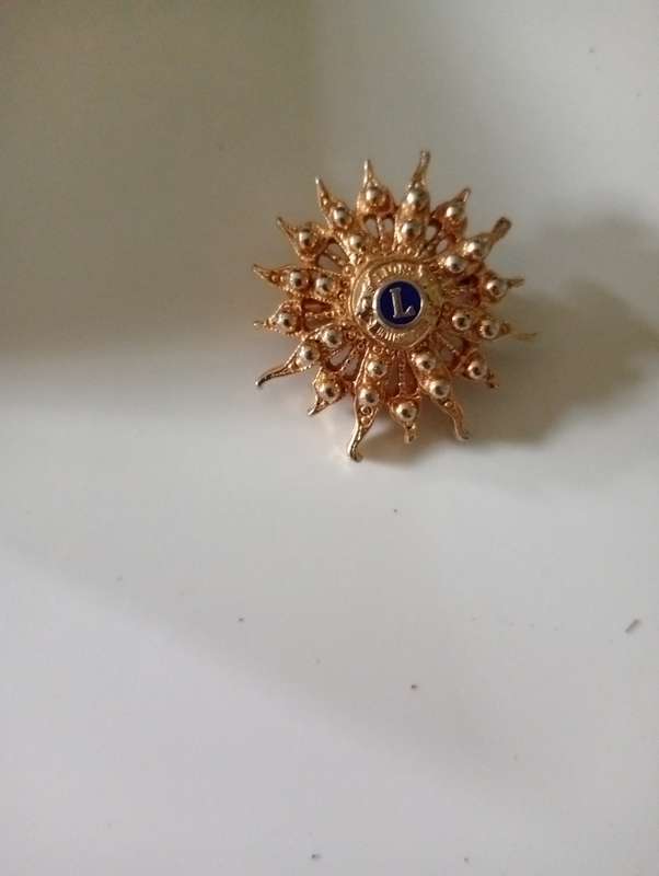 VINTAGE BROOCH 6